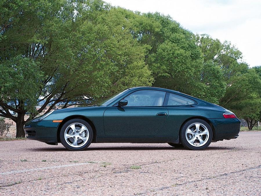  Porsche 911 Carrera 4 2001 года  (фото 4 из 7)